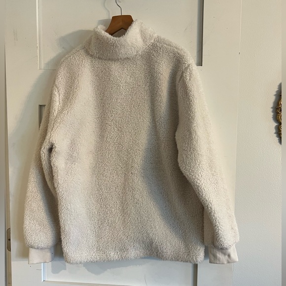 Calvin Klein Sherpa Pull Over. - Picture 2 of 2